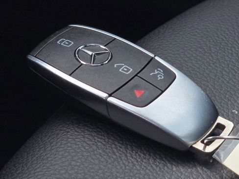 Used 2021 Mercedes-Benz CLA 250 4MATIC image 36