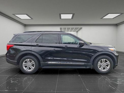 Used 2021 Ford Explorer XLT AWD/4WD image 8