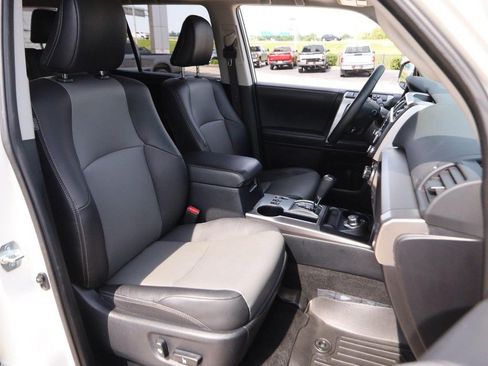Certified 2022 Toyota 4Runner SR5 Premium w/ Moonroof Package AWD/4WD image 27