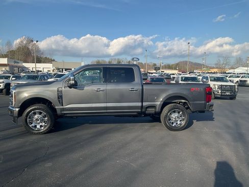 New 2026 Ford F250 Lariat w/ Chrome Package image 8