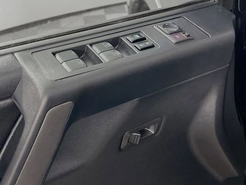 Used 2011 Nissan Titan PRO-4X w/ Pro-4x Technology Pkg image 17