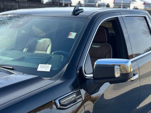 Used 2025 GMC Sierra 1500 Denali Ultimate image 12