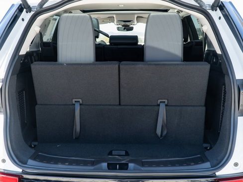 Used 2024 Land Rover Discovery Sport S image 30