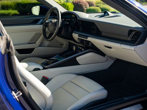 Used 2020 Porsche 911 Carrera 4S image 29