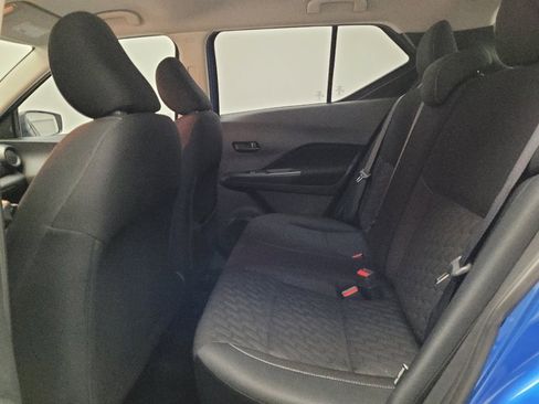 Used 2022 Nissan Kicks S FWD image 18