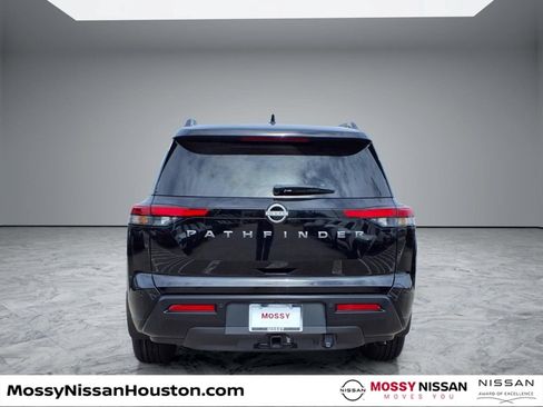 New 2026 Nissan Pathfinder SV w/ SV Premium Package FWD image 6