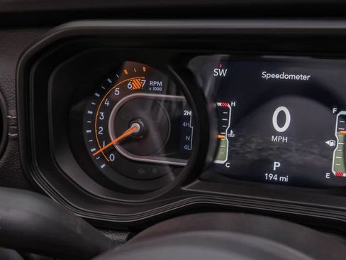 Used 2024 Jeep Wrangler Unlimited Rubicon w/ Technology Group image 66