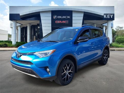 Used 2017 Toyota RAV4 SE image 2
