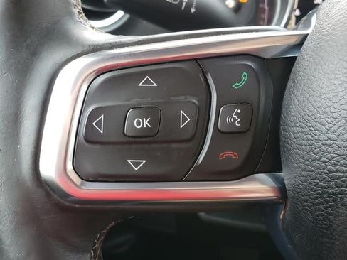 Used 2018 Jeep Wrangler Unlimited Sahara w/ Dual Top Group AWD/4WD image 22