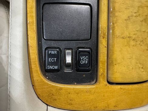 Used 2004 Lexus SC 430 Convertible RWD image 32