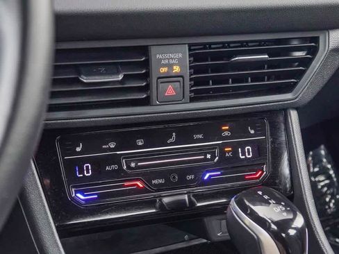 Used 2025 Volkswagen Jetta Sport image 21