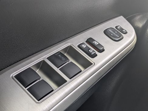 Used 2014 Toyota Camry L image 24