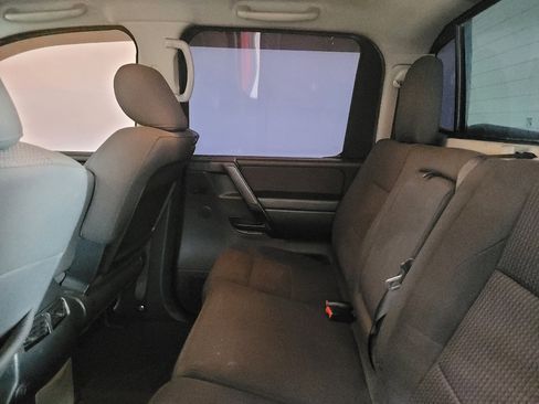 Used 2014 Nissan Titan SV w/ SV Value Truck Package RWD image 18