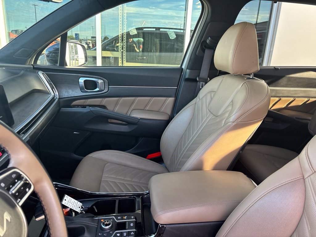 Certified 2024 Kia Sorento SX Prestige w/ Olive Brown Leather Package AWD/4WD image 5