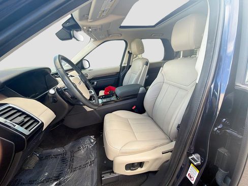 Used 2018 Land Rover Discovery HSE AWD/4WD image 13