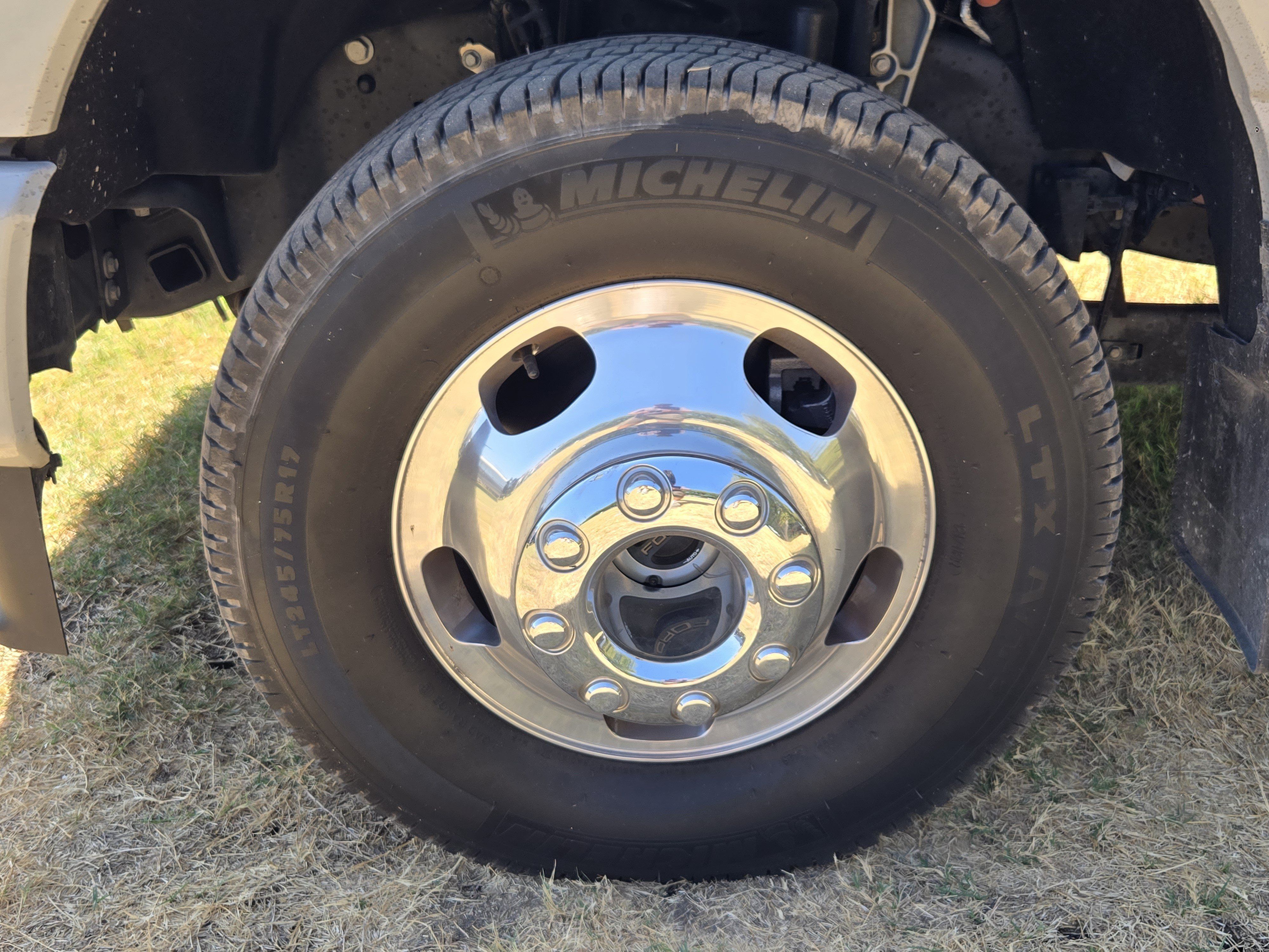 Used 2026 Ford F350 Platinum AWD/4WD image 9
