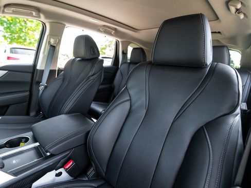 Certified 2024 Acura MDX SH-AWD w/ Technology Package image 8