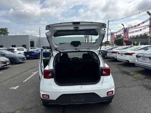 Used 2025 Hyundai Venue SEL FWD image 11