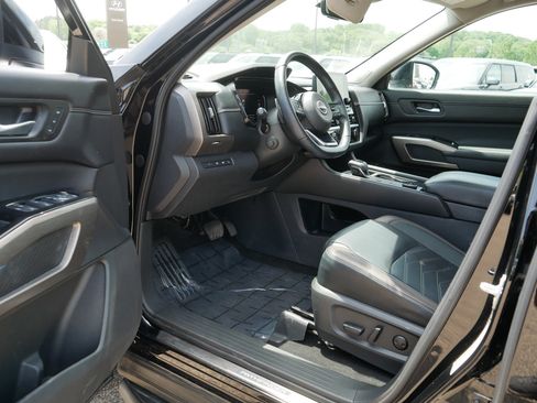 Used 2023 Nissan Pathfinder Platinum w/ Lighting Package (N93) AWD/4WD image 11
