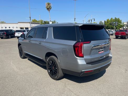 Used 2023 GMC Yukon XL SLT AWD/4WD image 6
