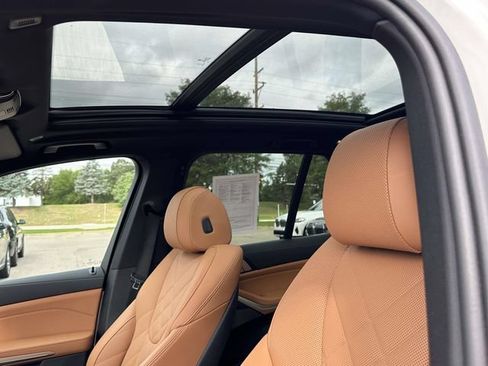 Used 2025 BMW X5 xDrive40i w/ Premium Package AWD/4WD image 26