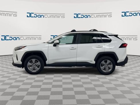 Used 2022 Toyota RAV4 XLE w/ Convenience Package AWD/4WD image 5