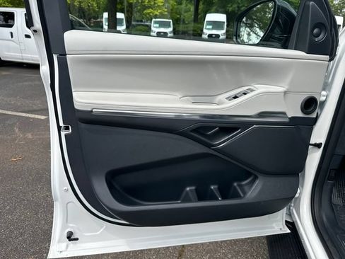 New 2026 Lincoln Navigator Premiere AWD/4WD image 11