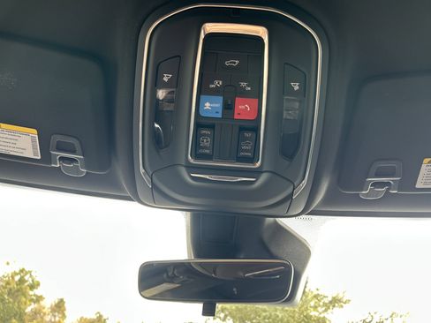 New 2025 Jeep Grand Cherokee Altitude image 49