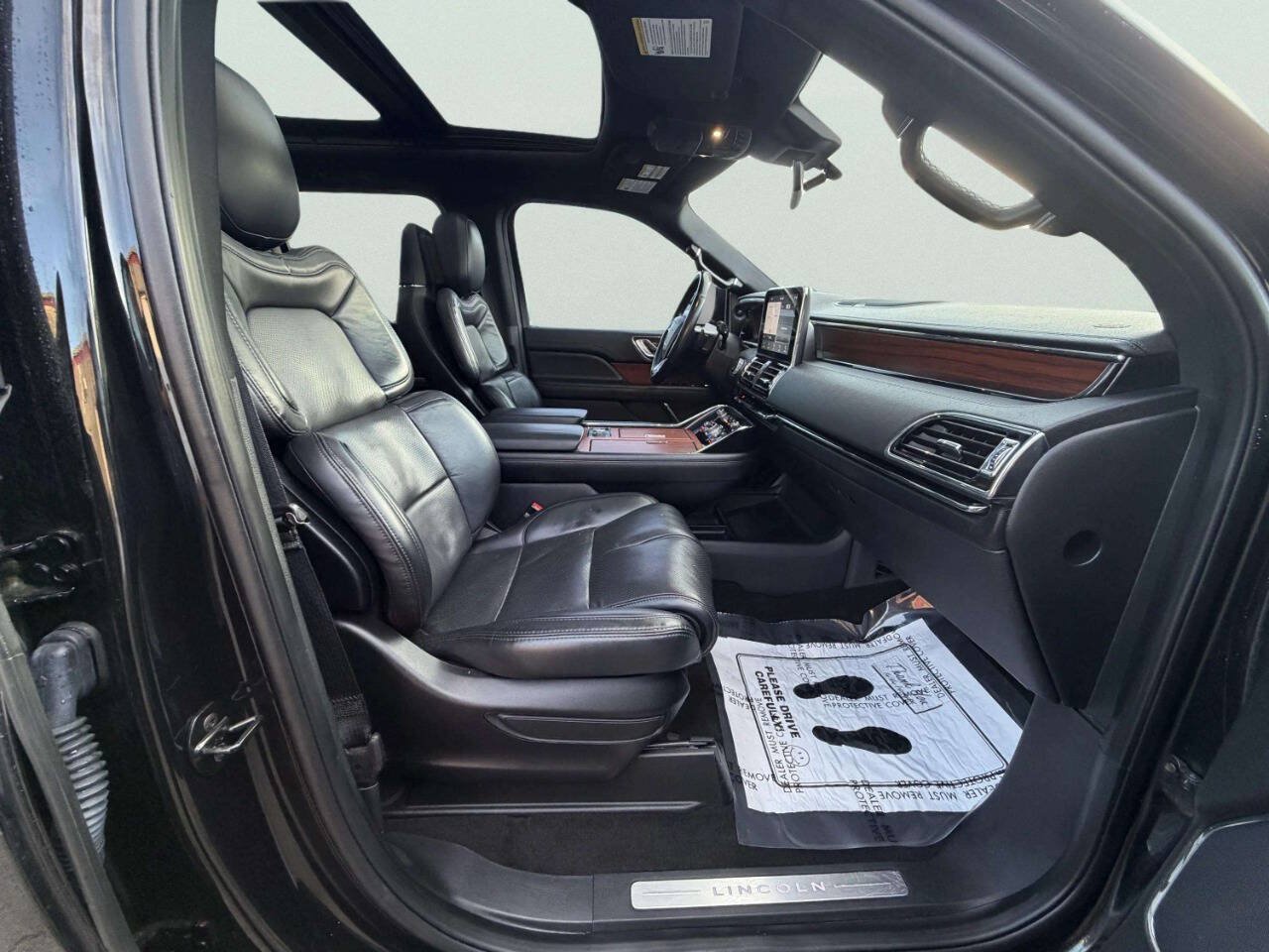 Used 2020 Lincoln Navigator L Reserve AWD/4WD image 30