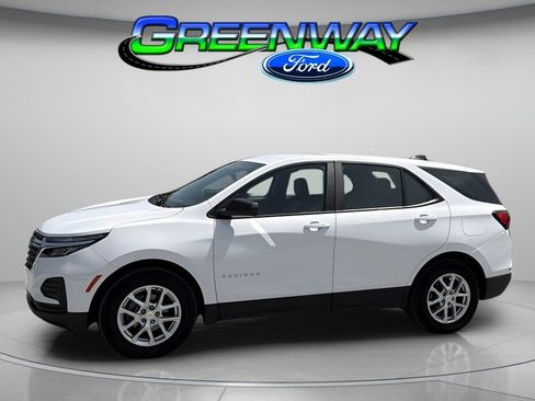 Used 2024 Chevrolet Equinox LS FWD image 1