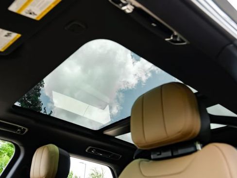 New 2026 Land Rover Range Rover Sport Dynamic SE AWD/4WD image 5