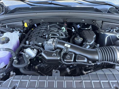 New 2025 Jeep Grand Cherokee L Limited w/ Black Appearance Package image 35