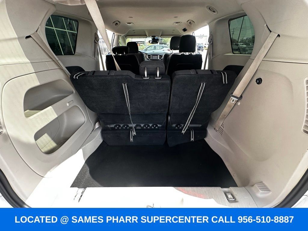 Used 2023 Chrysler Voyager LX FWD image 20