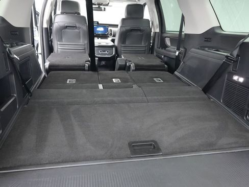 Used 2025 Ford Expedition Active RWD image 10