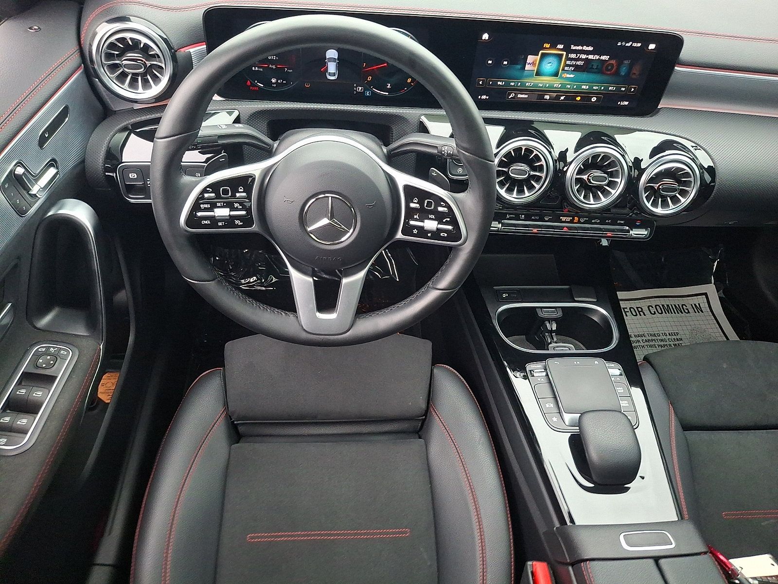 Used 2022 Mercedes-Benz CLA 250 4MATIC image 11