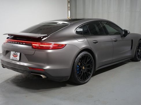 Used 2018 Porsche Panamera image 8