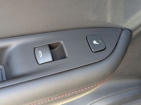 Used 2022 Chevrolet Blazer RS w/ Enhanced Convenience Package FWD image 30