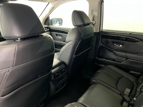 Used 2025 Honda Pilot Touring image 20