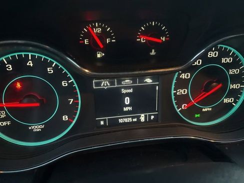 Used 2018 Chevrolet Cruze LT w/ Convenience Package image 27