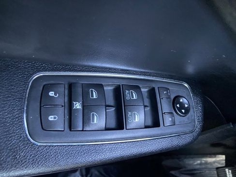 Used 2019 Dodge Charger SXT w/ Leather Interior Group image 21