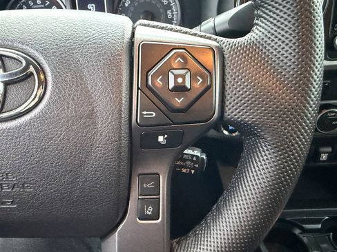 Used 2022 Toyota Tacoma TRD Off-Road image 20