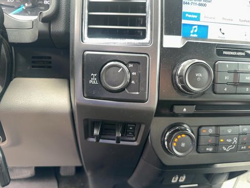 Used 2017 Ford F250 XLT w/ XLT Premium Package AWD/4WD image 17