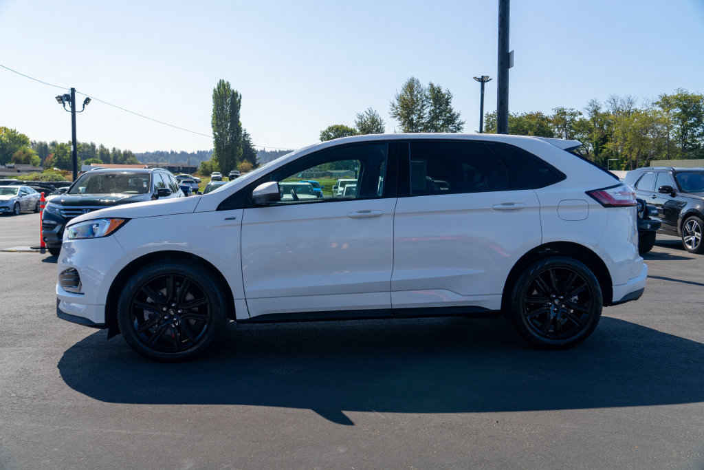 Used 2021 Ford Edge ST-Line w/ Class II Trailer Tow Package AWD/4WD image 11