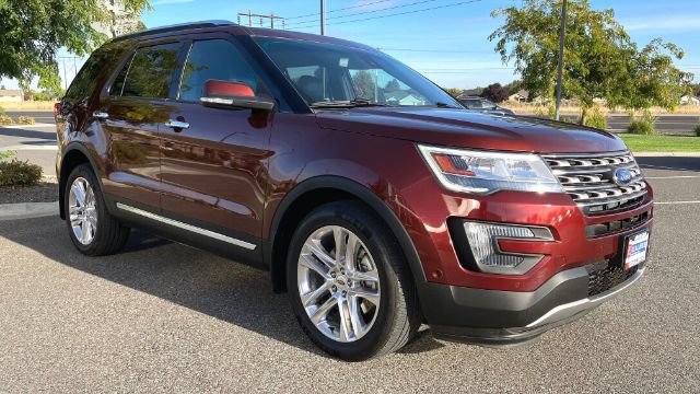 Used 2016 Ford Explorer Limited w/ Equipment Group 301A AWD/4WD image 2
