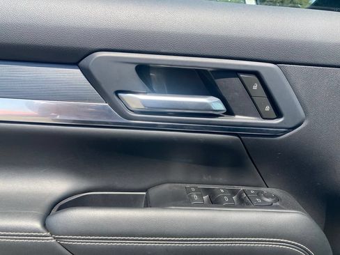 Used 2026 GMC Terrain Elevation w/ Elevation Premium Package FWD image 10