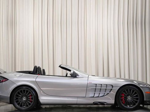 Used 2009 Mercedes-Benz SLR image 2