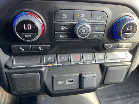 Used 2021 Chevrolet Silverado 1500 LT image 31
