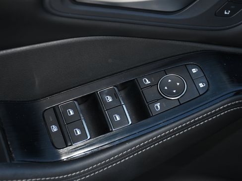 Used 2023 Nissan Rogue SL w/ SL Premium Package image 11