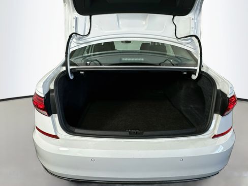 Used 2020 Volkswagen Passat 2.0T SEL FWD image 27