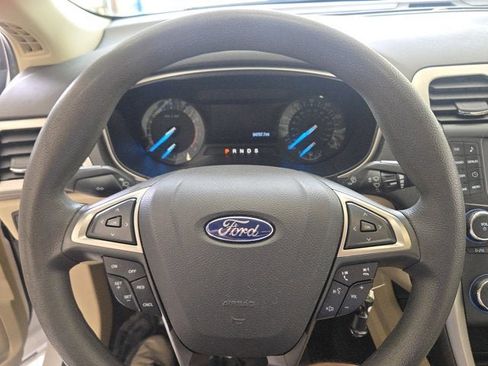 Used 2014 Ford Fusion SE FWD image 26
